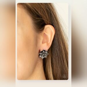 Paparazzi Silver Floral Earrings